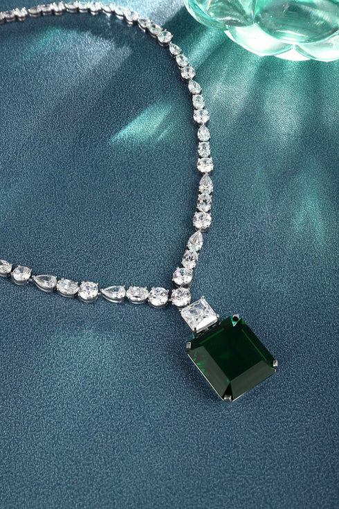 S925 Silver Cultured Emerald Necklace (JSABN09112Y)